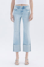 Load image into Gallery viewer, Wow Cropped Denim

