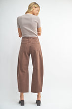 Load image into Gallery viewer, Barley Barrel Jeans
