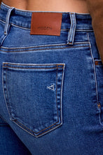 Load image into Gallery viewer, Ella Straight Leg Dark Wash
