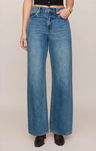 Load image into Gallery viewer, The Head Turner High Rise Jeans

