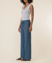 Load image into Gallery viewer, Megg Linen- Blue
