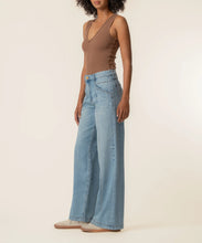 Load image into Gallery viewer, Jodi High Ride- Wide Leg
