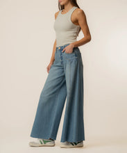Load image into Gallery viewer, Blake High Rise in Super Wide Leg
