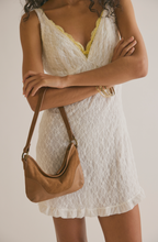 Load image into Gallery viewer, Sindy Leather Shoulder Bag
