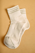 Load image into Gallery viewer, Stripe Ankle Socks
