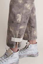 Load image into Gallery viewer, Camo Pants
