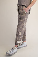 Load image into Gallery viewer, Camo Pants
