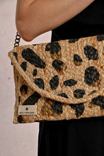 Load image into Gallery viewer, Leopard Print Straw Clutch

