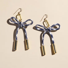 Load image into Gallery viewer, Navy &amp; White Paracord Earring
