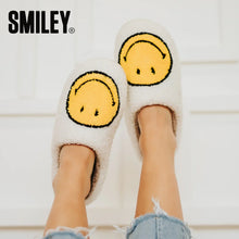 Load image into Gallery viewer, Smiley Slippers
